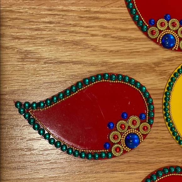 Hand crafted Acrylic Rangoli - Picture 2 of 4